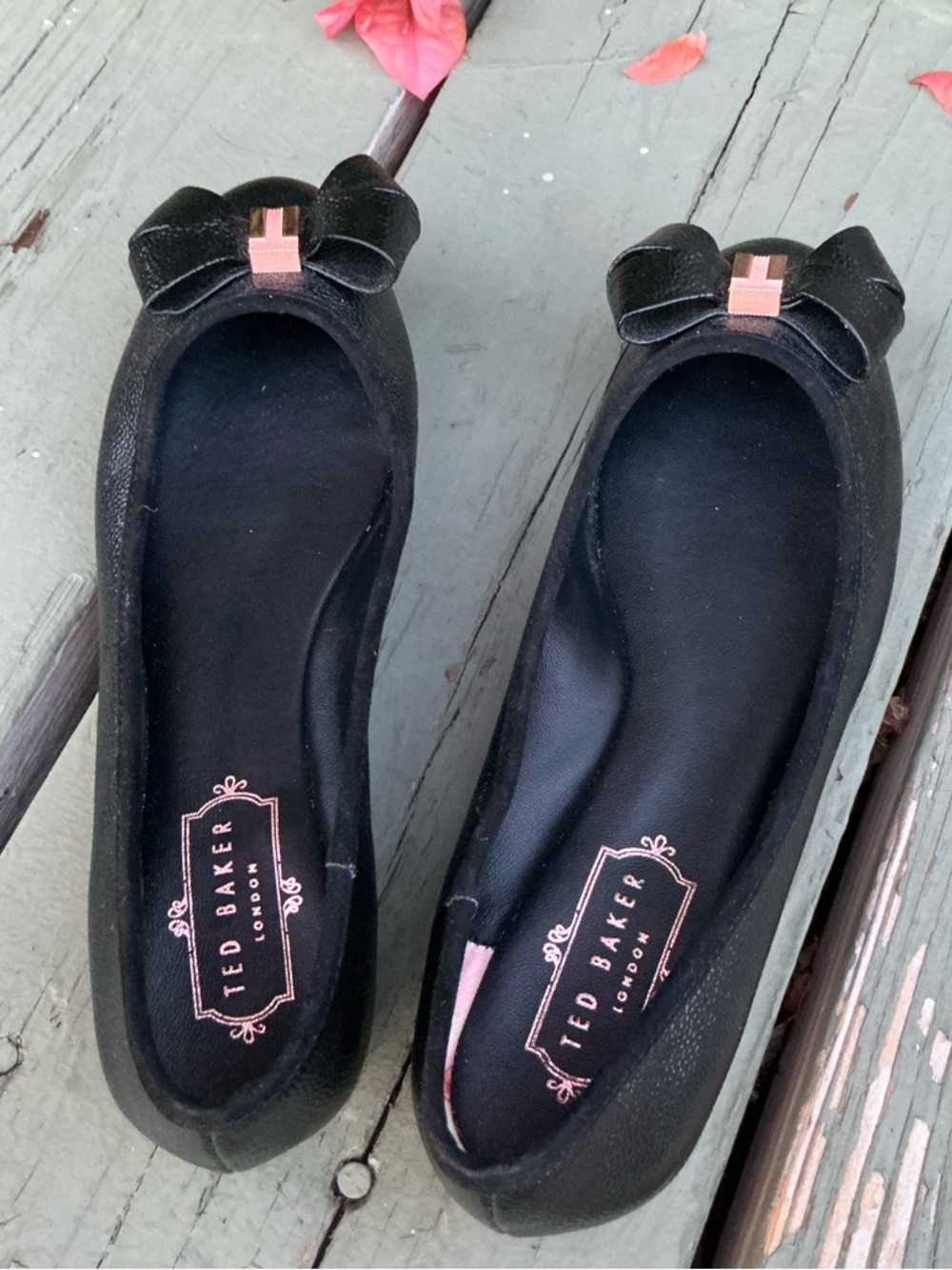 Ted Baker Immet Black Textured Bow Ballet Flats with Pink Accent Size 5.5